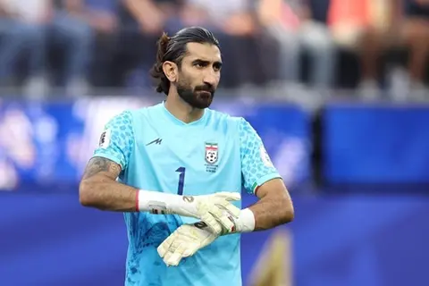 كلهم محمد صلاح.. حارس إيران يشيد بجميع لاعبي منتخب مصر